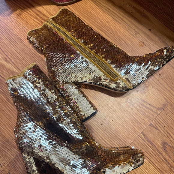 Steve Madden gold sequin booties - Picture 1 of 4